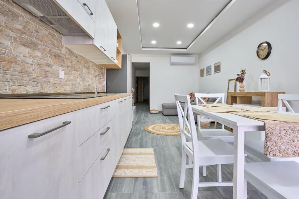 Two Bedroom Apartment In Xemxija, St. Paul'S Bay Exterior photo